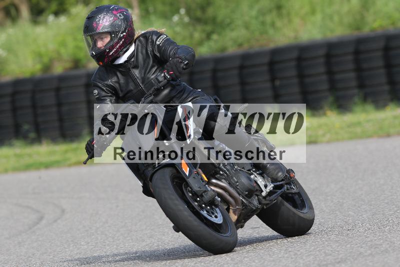 /Archiv-2025/10 23.04.2025 Cornu Master School ADR/gruen-vert/67